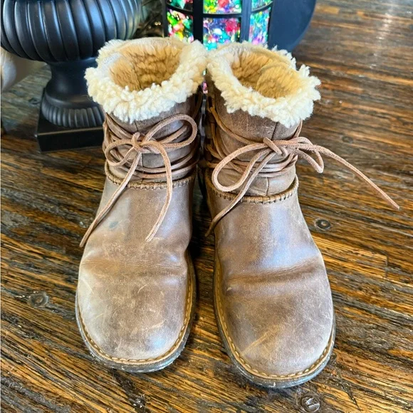 Ugg Cozy Shearling-Lined Ankle Brown Boots Lace Up Caspia Cozy - Picture 8 of 16